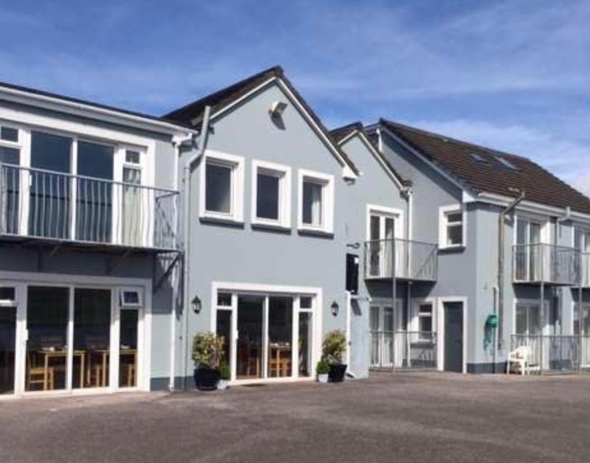 Dingle Harbour Nights Hotel Exterior photo