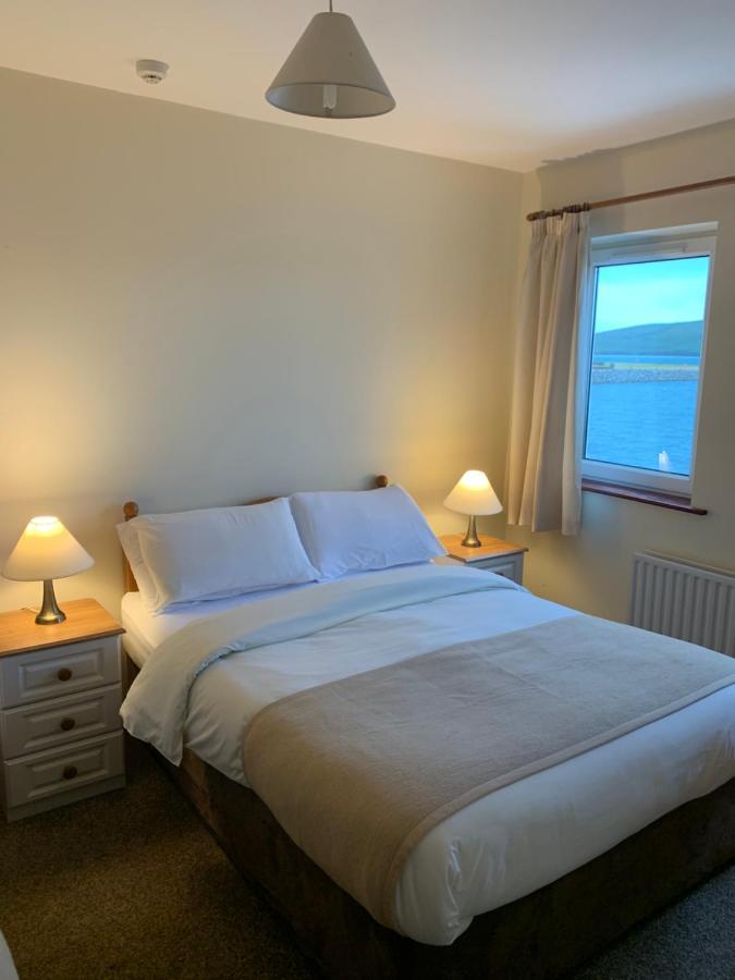 Dingle Harbour Nights Hotel Exterior photo