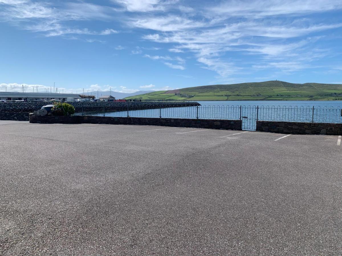 Dingle Harbour Nights Hotel Exterior photo
