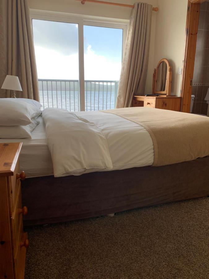 Dingle Harbour Nights Hotel Exterior photo