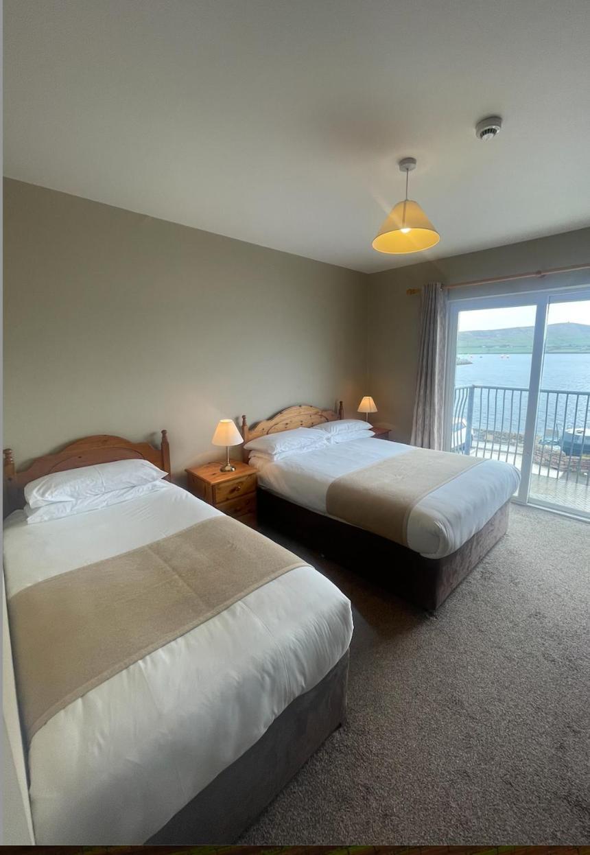 Dingle Harbour Nights Hotel Exterior photo